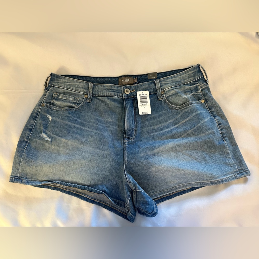 Torrid Blue Denim Women Shorts NWT